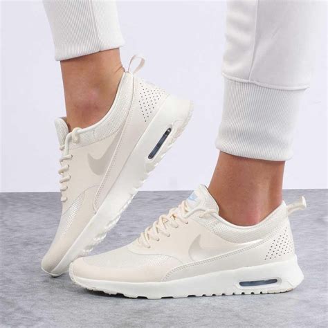 nike sneakers dames wit zwart|latest Nike women's sneakers.